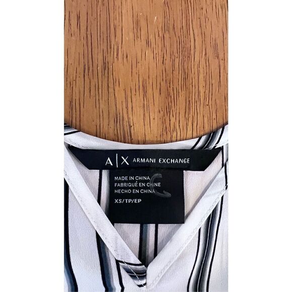 A/X ARMANI EXCHANGE WHITE BLUE SLEEVELESS TOP WOMENS SIZE XS - Picture 4 of 7